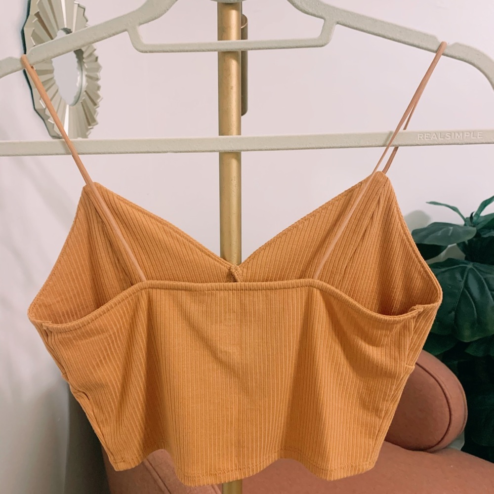 Cropped tank top! - Picture 2 of 4